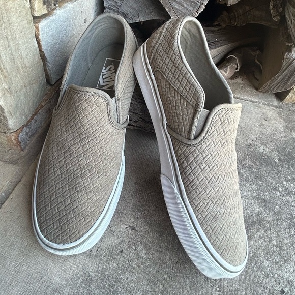 Vans Woven Slip-On Women’s olive tan Sneakers Limited Edition Sz-8.5.  M - Picture 1 of 7